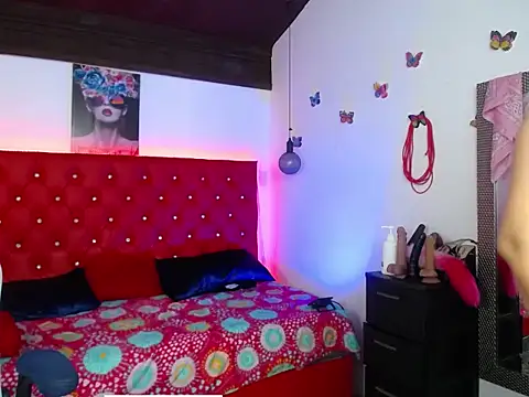 Snapshot of kriss_sweetboobs10 chatting on November 27, 2025, 12:05 pm kriss sweetboobs10 online show from November 27, 2025, 12:05 pm