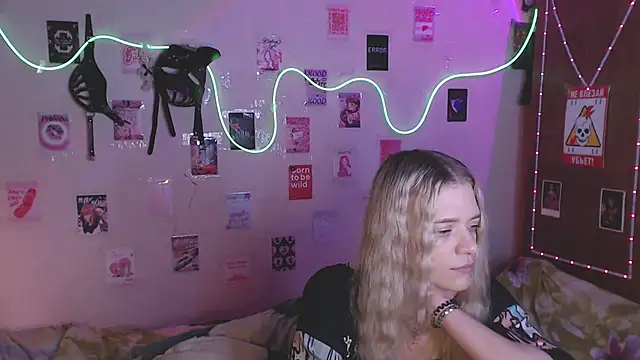 Your Horny Friends online show from October 14, 2025, 2:39 pm