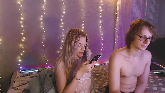 Snapshot of Your_Horny_Friends chatting on February 8, 2026, 12:25 pm Your Horny Friends online show from February 8, 2026, 12:25 pm