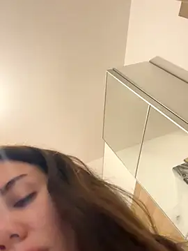 CelineReys online show from October 18, 2025, 3:25 pm