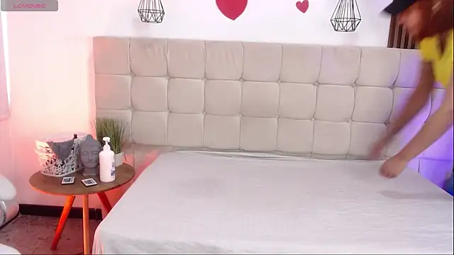 dayancarolina  online show from June 17, 2026, 7:24 pm