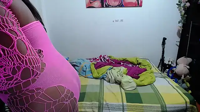 Tu-Reina online show from September 11, 2025, 3:39 am