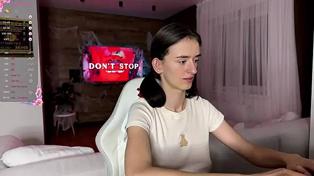 TwinTemptations online show from November 1, 2025, 9:52 pm