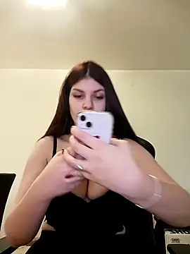 Snapshot of MeCherryy chatting on February 13, 2026, 2:17 pm MeCherryy online show from February 13, 2026, 2:17 pm