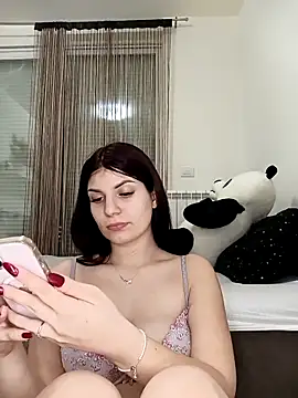 Snapshot of MeCherryy chatting on February 3, 2026, 8:14 pm MeCherryy online show from February 3, 2026, 8:14 pm