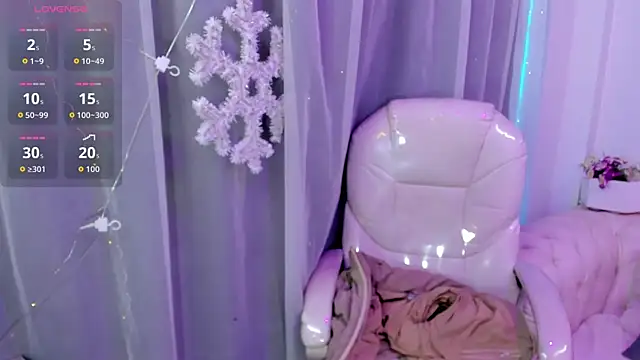 Pretty Johnson  online show from December 15, 2025, 11:38 am