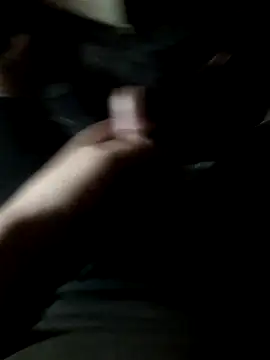 Agusdsm online show from March 18, 2026, 5:03 pm