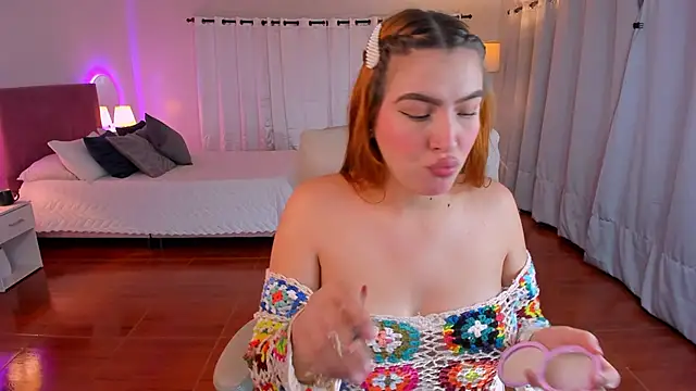 karla hill 28 online show from October 21, 2025, 3:17 am