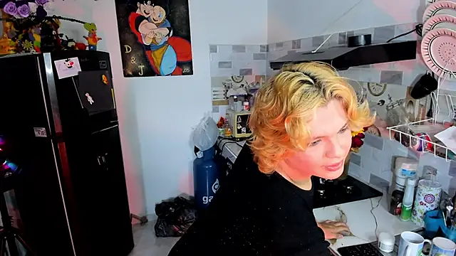 adam angelssss online show from October 28, 2025, 3:33 pm