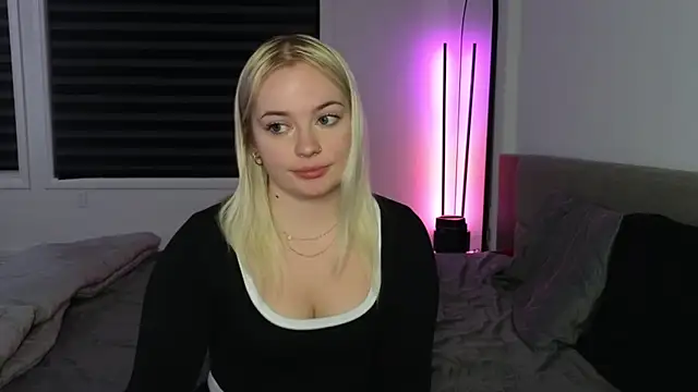 margot robbie7 online show from October 22, 2025, 11:03 pm