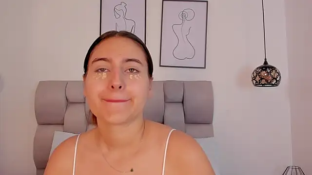 Hanna Evans   online show from October 10, 2025, 12:28 pm