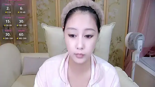 Snapshot of Xiaoxuan-baby chatting on October 13, 2025, 2:40 pm Xiaoxuan-baby online show from October 13, 2025, 2:40 pm