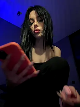 Leya Foxhall online show from November 12, 2025, 11:19 pm