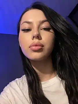 Leya Foxhall online show from September 17, 2025, 11:40 pm