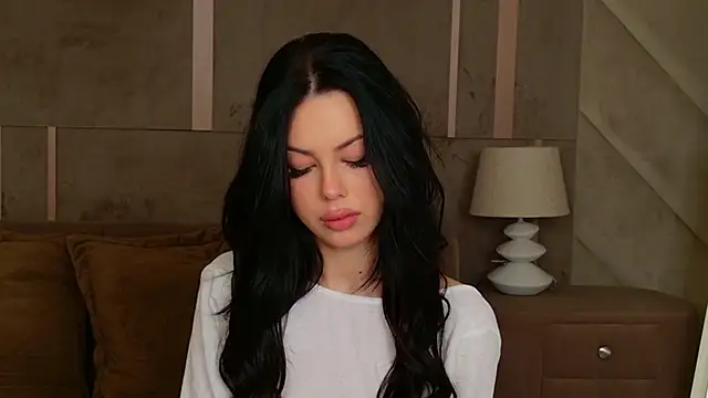 Leya Foxhall online show from September 28, 2025, 11:17 am