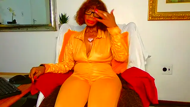 ModelZoee online show from May 16, 2026, 8:35 am