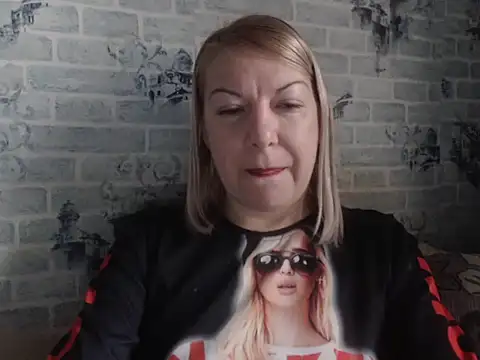 Lillia Ray online show from December 16, 2025, 8:51 am