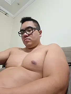 awesometeacher33 online show from May 19, 2026, 4:47 pm