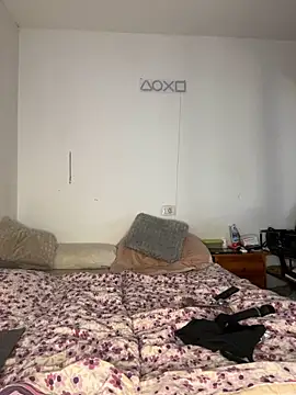 Snapshot of DarkVelvet chatting on November 3, 2025, 4:32 pm DarkVelvet online show from November 3, 2025, 4:32 pm