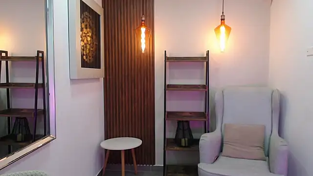 Coral Lise online show from November 13, 2025, 11:03 am