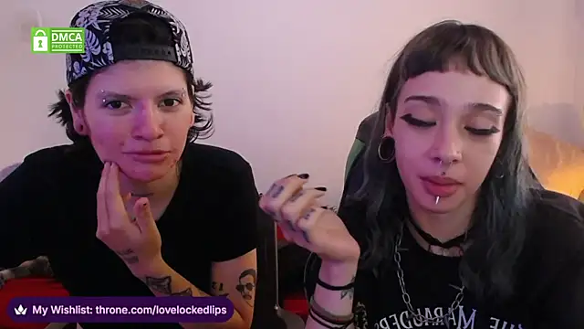 lovelockedlips online show from March 29, 2026, 6:09 pm