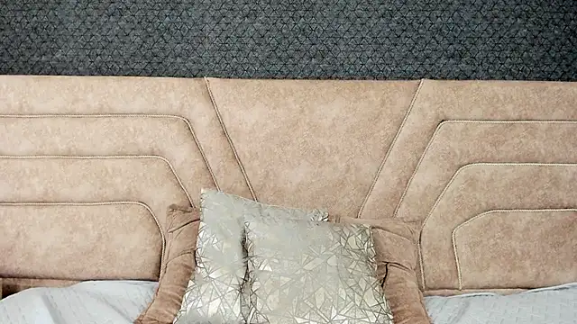 alice foxred online show from March 17, 2025, 3:40 pm