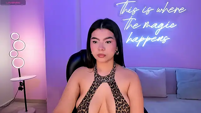 CandaseRussell online show from October 11, 2025, 12:06 pm