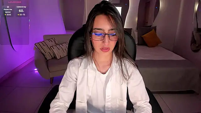 LarisaSmirnov online show from December 2, 2025, 4:14 am