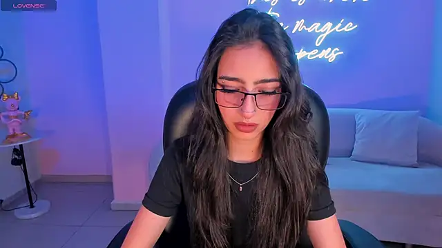 LarisaSmirnov online show from October 17, 2025, 4:38 am