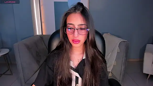 LarisaSmirnov online show from October 29, 2025, 4:33 am