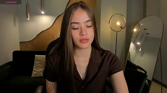 MaiaCollins online show from October 8, 2025, 6:52 pm