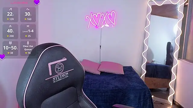 Malory tay1 online show from October 11, 2025, 7:04 pm