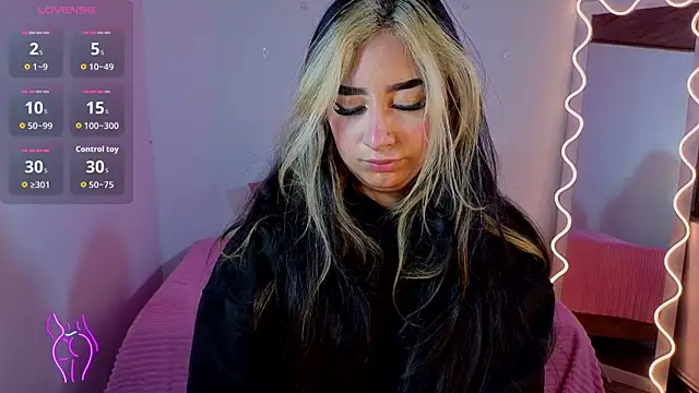 Malory tay1 online show from November 29, 2025, 7:14 pm