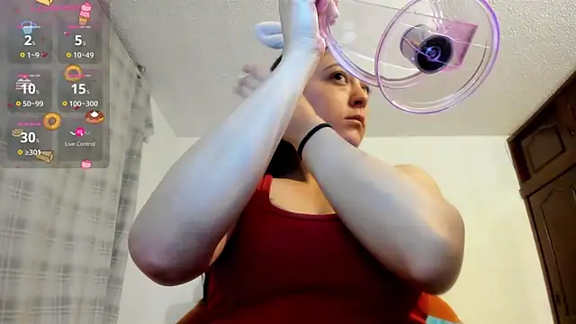 Snapshot of xx_chloesex chatting on May 18, 2026, 12:33 am xx chloesex online show from May 18, 2026, 12:33 am