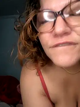 veludolunar online show from October 5, 2025, 10:17 am