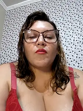 veludolunar online show from March 18, 2025, 9:43 pm