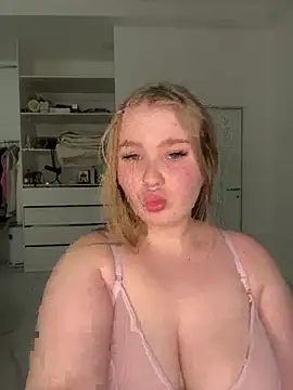 Snapshot of Amy_Sky_ chatting on February 8, 2026, 7:11 pm Amy Sky online show from February 8, 2026, 7:11 pm