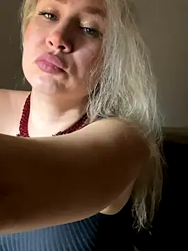 Nikusia online show from December 4, 2025, 1:54 pm