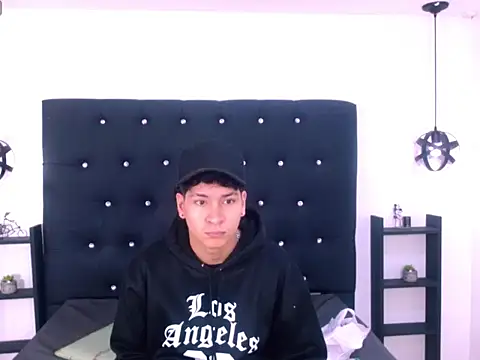 Jhojan twink online show from September 29, 2025, 11:49 am