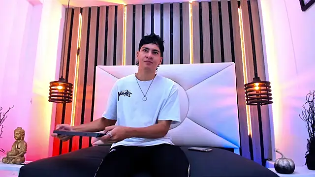 Jhojan twink online show from October 25, 2025, 12:17 pm