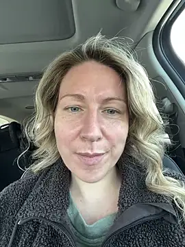 LittleMsMILF online show from February 26, 2026, 3:45 pm