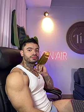 thiagoferrari2 online show from September 25, 2025, 12:27 am