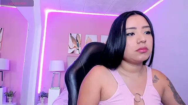 Molly h0t online show from April 15, 2026, 1:48 pm