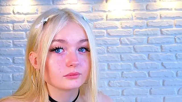 minigirl online show from March 18, 2025, 10:17 am