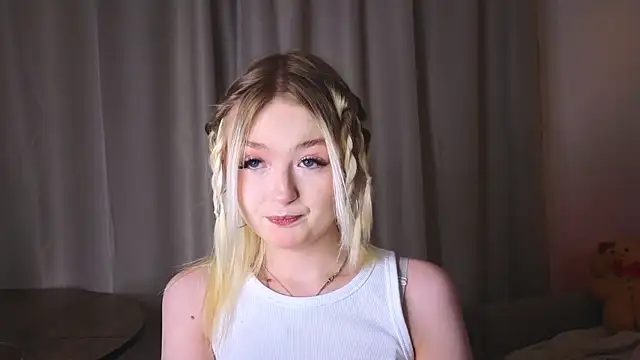 minigirl online show from February 5, 2026, 2:02 pm