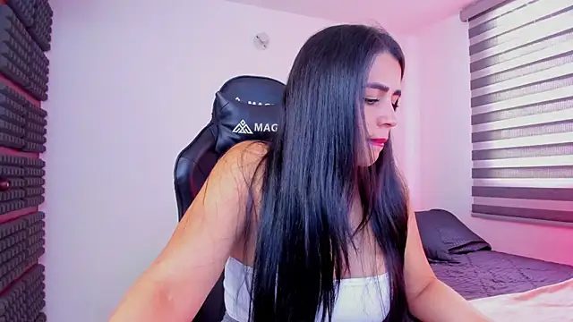 hannarusso online show from February 5, 2026, 10:05 pm