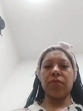 Emilybutterfly1 online show from September 26, 2025, 7:32 pm