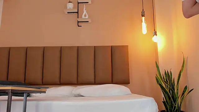 honeygray02 online show from November 13, 2025, 3:32 am