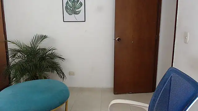 Snapshot of Themagicpotion chatting on April 21, 2026, 4:02 pm Themagicpotion online show from April 21, 2026, 4:02 pm