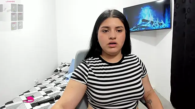 pareja curiosa19 online show from October 5, 2025, 12:23 am